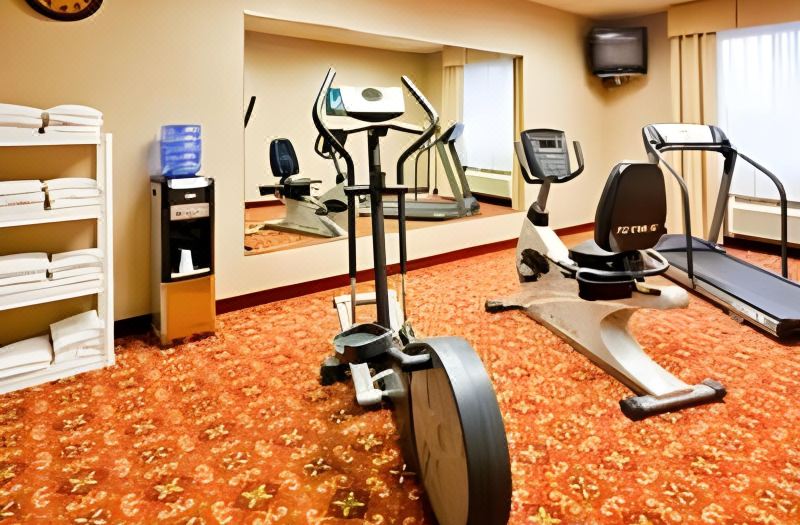 Holiday Inn Express & Suites Dickson by IHG photo 5