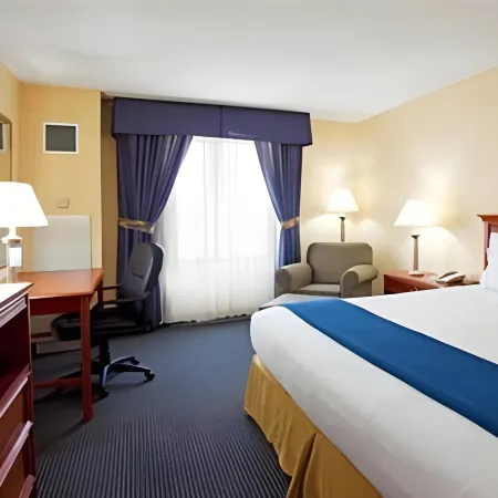 Holiday Inn Express & Suites BUFFALO-AIRPORT by IHG