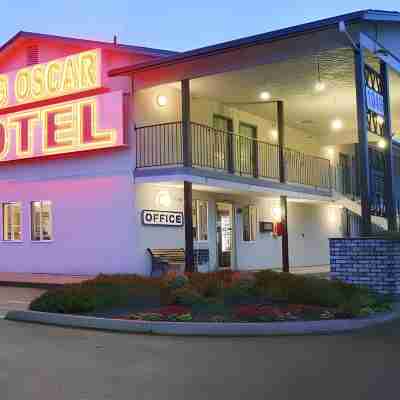 The Varsity Inn North Hotel Exterior