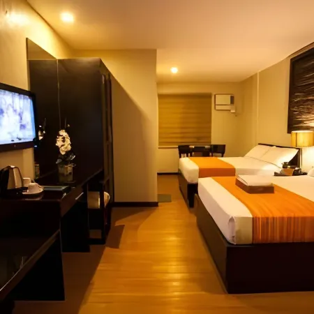 L Square Hotel