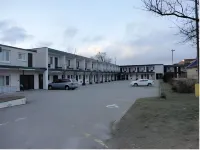 Persepolis Inn - Motels