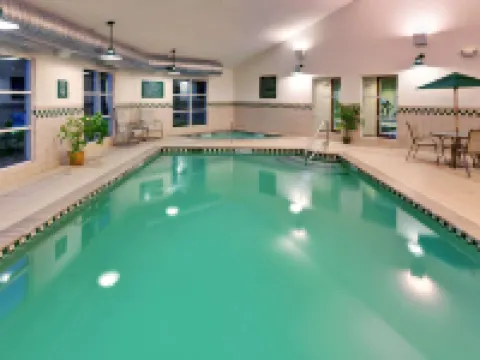 カントリー イン & スイーツ バイ ラディソン レイク ジョージ (クイーンズベリー) ニューヨーク クイーンズベリーのホテル