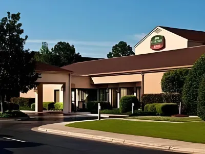 Courtyard Fayetteville Hotels near Walmart Supercenter