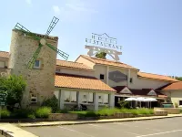 Logis Hôtel le Moulin des Gardelles Hotel di Volvic