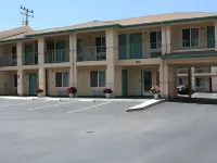 Dune Surfer Inn
