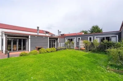 Gateway Motor Inn Hotels in Masterton