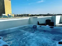 The Central Guesthouse Hotéis em Hamrun