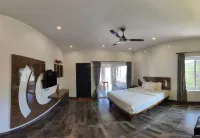 Paradise Peak Cottage Hotels near Kodanad View Point