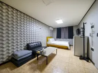 Seongnam Moran Gaja Motel Hotels near Moran Station