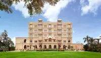 Laxminarayan Palace Hotel, Vadodara by Royal Orchid Hotels - スパ