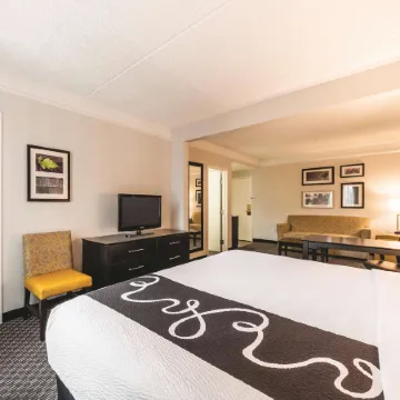La Quinta Inn & Suites by Wyndham San Antonio Downtown Отели рядом с достопримечательностью «Музей Аламо»
