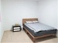 Gunsan Gunsan Bed & Breakfast Pension فنادق في جونسان