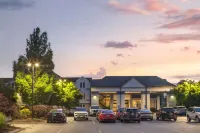 Best Western Hartford Hotel  Suites - Parkplatz
