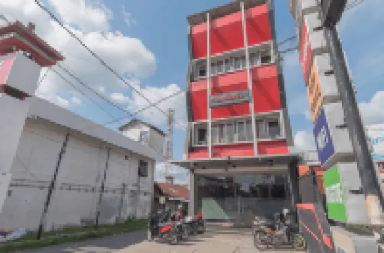 RedDoorz Near Stadion Sanaman Mantikei Hoteles en 