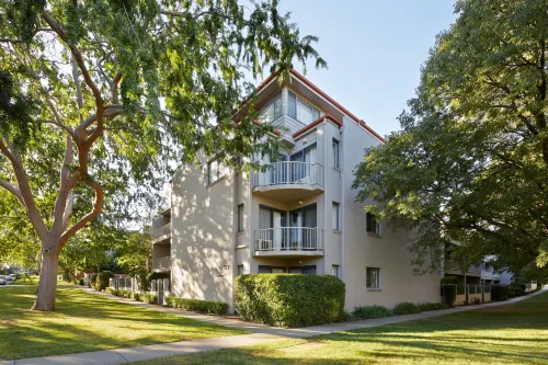 Pinnacle Apartments Hotel a Griffith