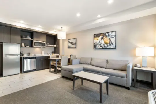 Best Western Plus Executive Residency Rigbys Water World Hotel