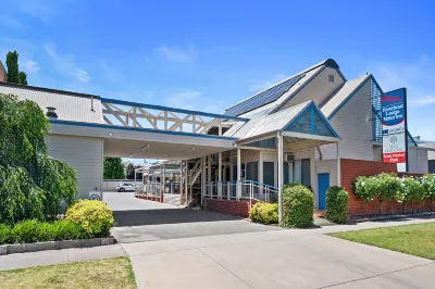 MAS Country Riverboat Lodge Motor Inn