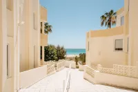 R2 Maryvent Beach Apartments