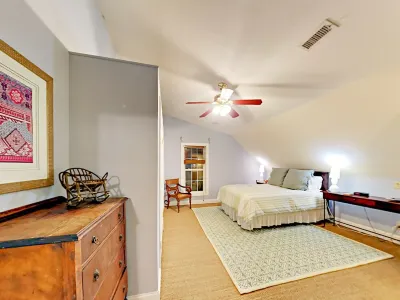 Renovated Barn With Spectacular Mountain Views Between Dupont And Pisgah Hotels near Davidson River