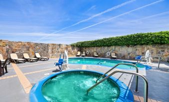 SureStayPlus Hotel by Best Western San Jose Central City