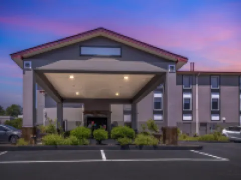 Red Roof Inn & Suites Clinton, MS Hotels in Clinton