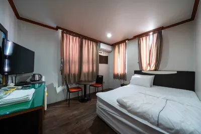 Sichuan Amiga Hotels near Converse