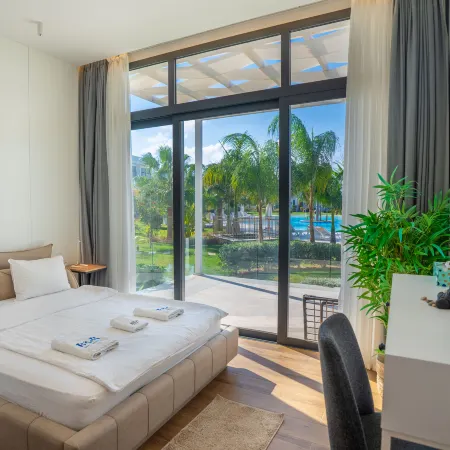 B34-2 the Resort Apartment with Pool View