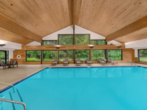 Holiday Inn Express & Suites HAYWARD by IHG Hotels in Sawyer County