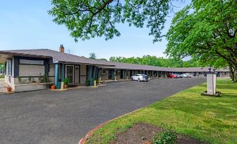 Red Carpet Inn Garfield Heights