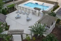 DoubleTree by Hilton Hotel Fayetteville - Rooftop Pools