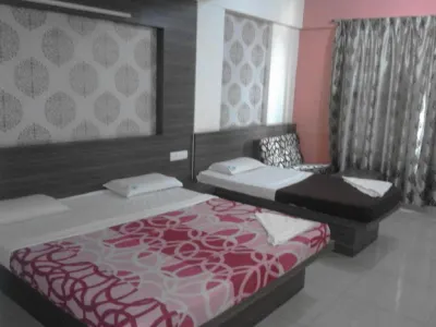 Hotel Shoven Hotels near Universal Collections