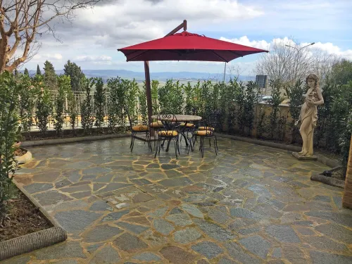 Apartment Teatro - Holidays live here Hotels in Chianni