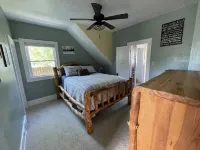 Cozy home minutes from downtown and close to the Big Horn Mountains.
