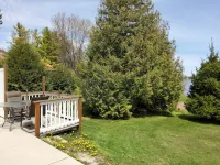 Enjoy a relaxing vacation on a lake (1 Bedroom (sleeps 4) )