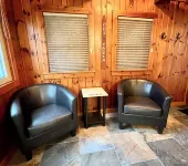 Beautiful Lakeside Cabin - Great Location & Amenities (Canoe, Kayak, Boat, etc) - Wifi