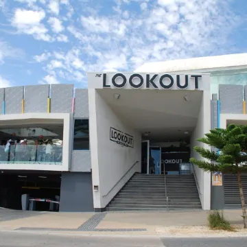 Scarborough Beach Apartment Отели в г. Скарборо