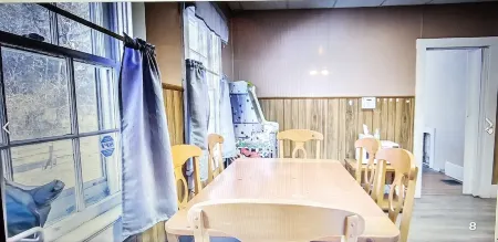 Spacious riding retreat 4 BR Outlaw House/ ATV Riding 10beds-Large Parking