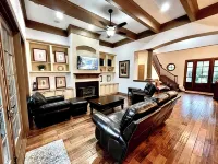 Beautiful 4BR/4BA.Close to HHI/SAV/BEU, 5 minutes to Palmetto Bluff's entrance