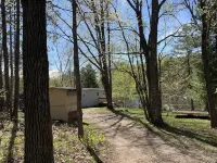 Quaint lakefront cabin Hotels in Lenroot