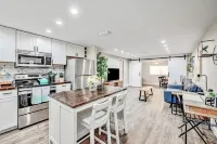 Updated Ranch near Airport & easy access to Beaches