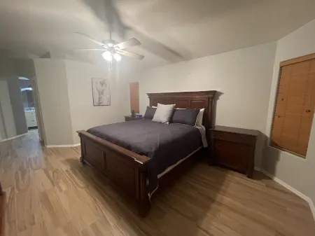 South Mountain House Отели рядом с достопримечательностью «Университет Адвансинг Текнолоджи»