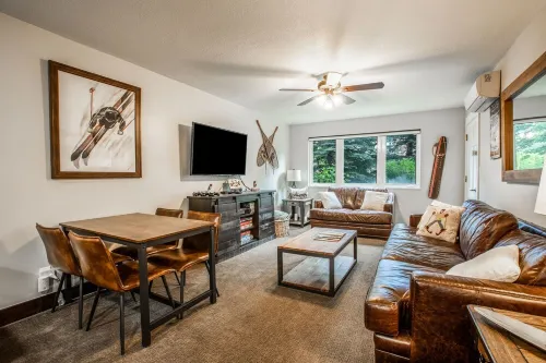 Top of Main Street w/ Private Patio & Hot Tub