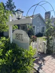 Award Winning Britt Bungalow in the Historical Heart of Jacksonville Oregon