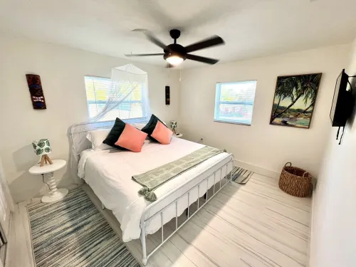 Coco Cabana Villa -5 miles to beach- heated pool