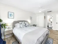 1 block to dwnt/7min to beach/King bed/Free parking Hotels in New Port Richey