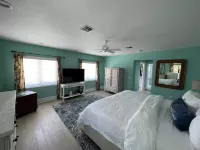 Welcome to Paradise! Amazing Waterfront Home Beautiful Florida Keys! No Fixed Br - Homestays