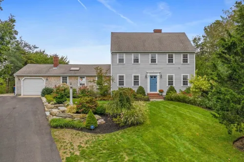Stunning Oceanview: Walk to Private Beach