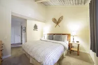 Cozy & Spacious Slope-Side Condo - Walk to Canyon Lodge