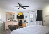 Incredible Views - Waterfront 2 bedroom 2 bath condo in Carolina Beach. Federal Point Boat Launch 주변 호텔