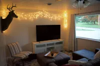 2 minutes to Baum! 2 minutes to interstate! Pet friendly. Fenced in back yard. 워싱턴 카운티 호텔